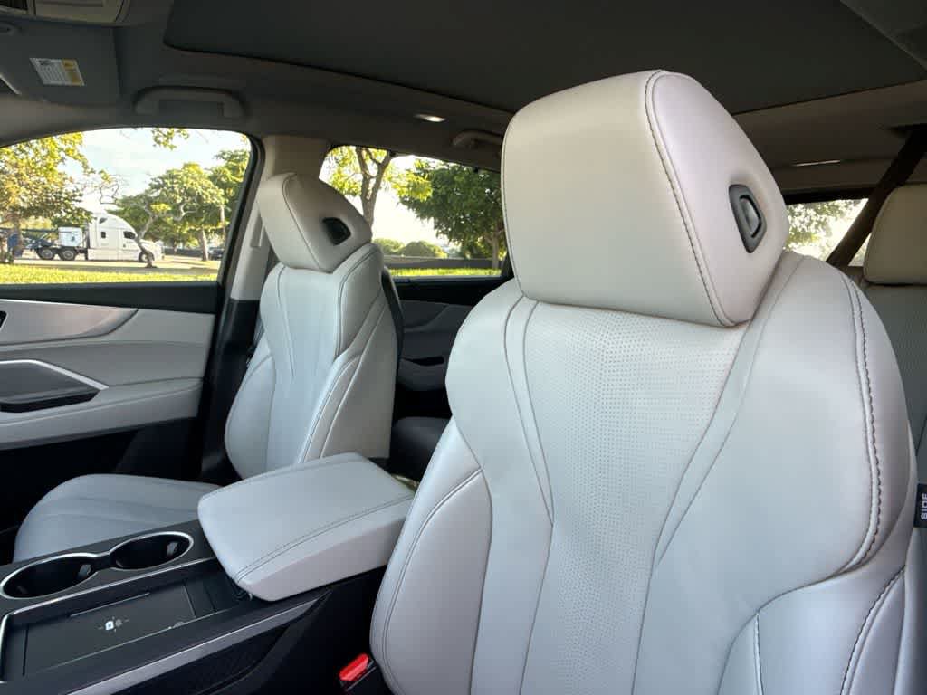 Used 2025 Acura MDX w/ Technology Package FWD image 14