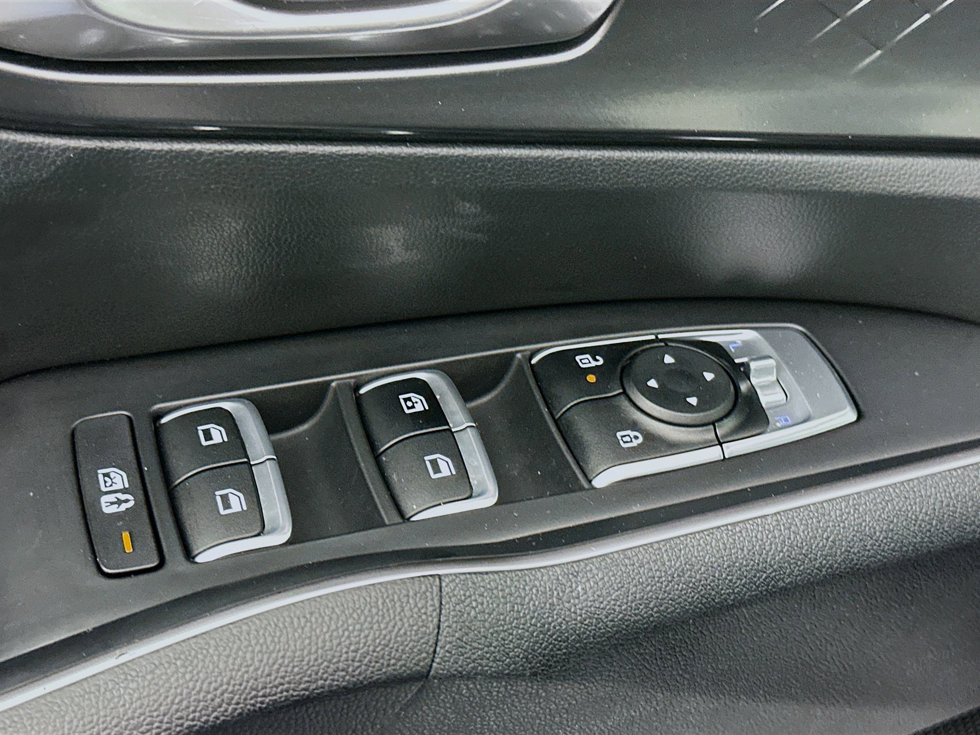 Used 2024 Kia Sorento S image 15