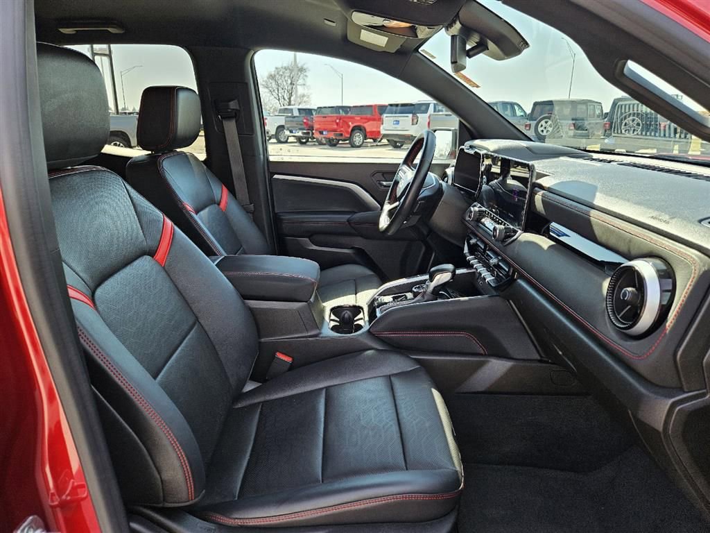 Used 2024 Chevrolet Colorado Z71 w/ Z71 Convenience Package 2 AWD/4WD image 35
