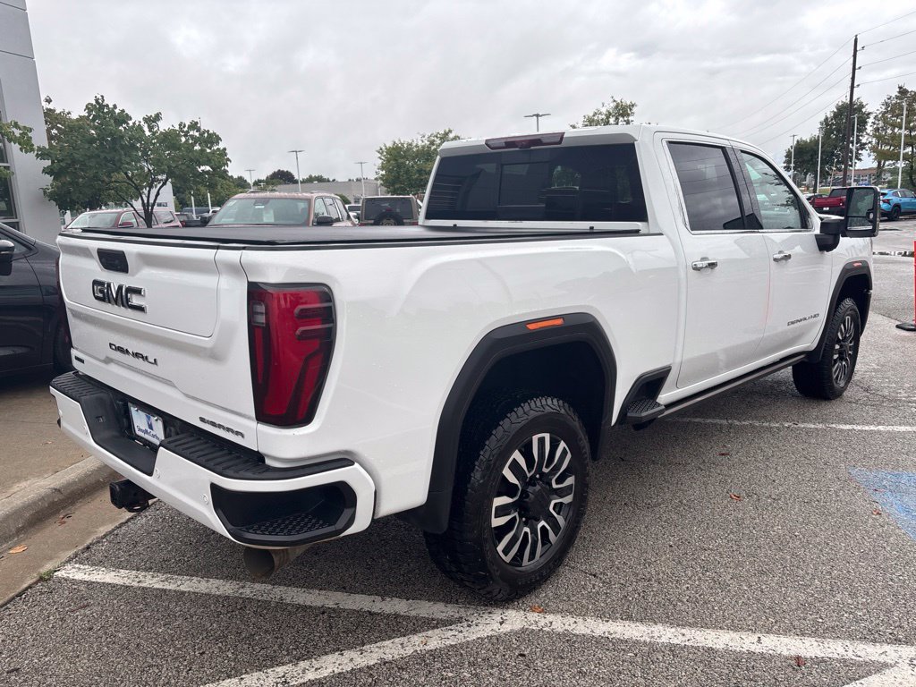 Used 2024 GMC Sierra 3500 Denali Ultimate AWD/4WD image 8