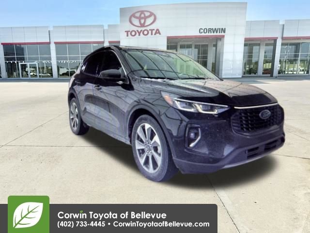 Used 2023 Ford Escape Platinum w/ Premium Technology Package image 18