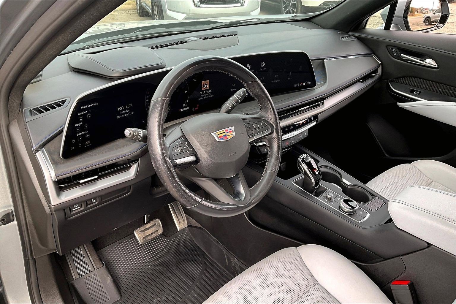 Used 2024 Cadillac XT4 Sport image 13