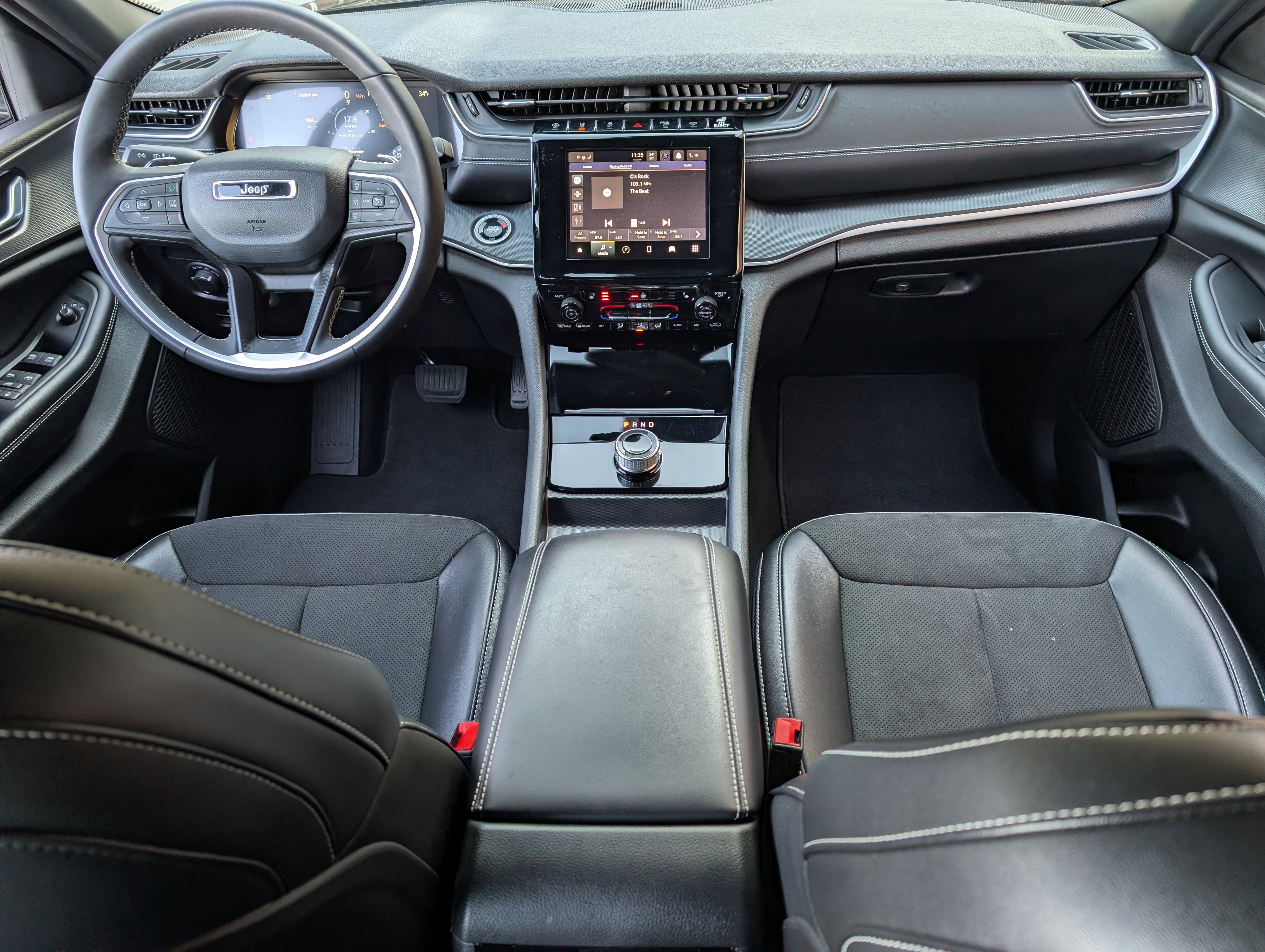 Used 2024 Jeep Grand Cherokee L Laredo image 25