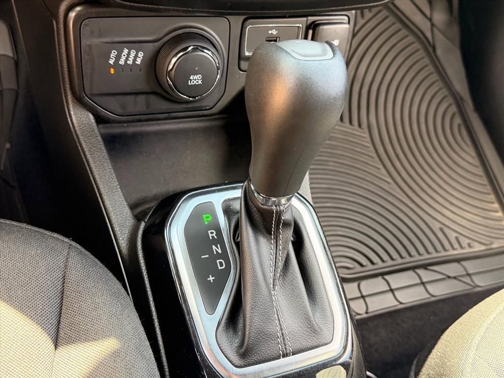 Used 2021 Jeep Renegade Latitude w/ Convenience Group image 23