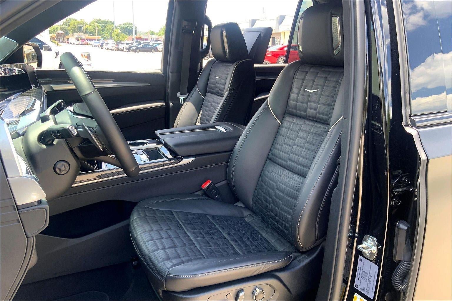 Certified 2026 Cadillac Escalade ESV V w/ LPO, ONYX Package AWD/4WD image 23