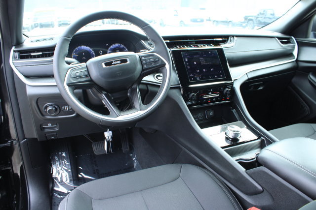 Used 2025 Jeep Grand Cherokee L Laredo w/ Luxury Tech Group I AWD/4WD image 9