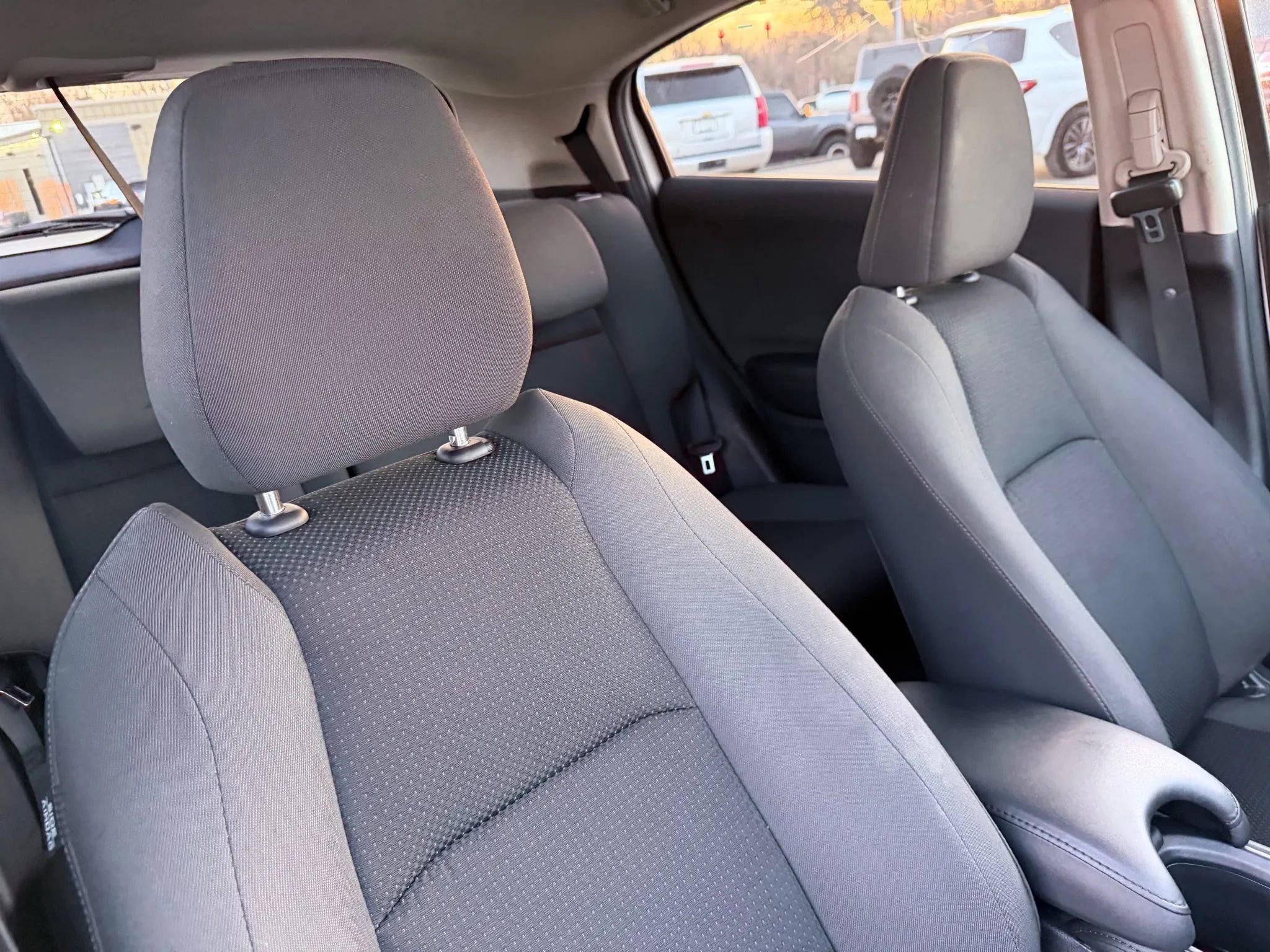 Used 2022 Honda HR-V EX image 38