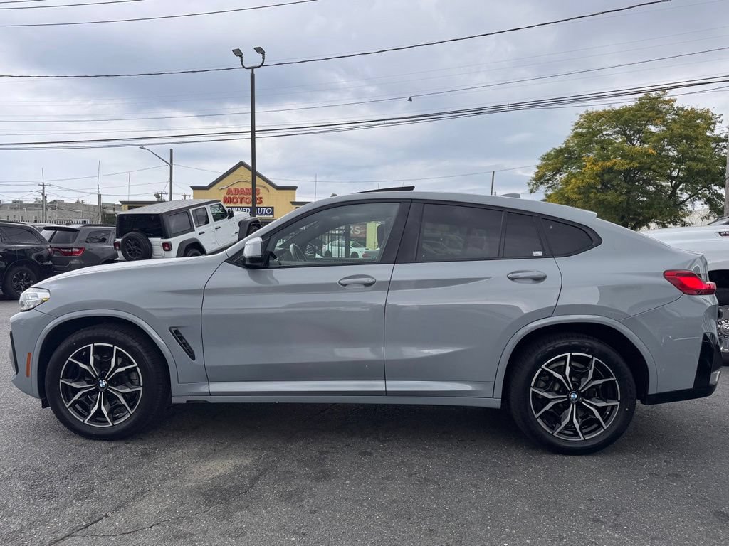 Used 2024 BMW X4 xDrive30i w/ Premium Package AWD/4WD image 5