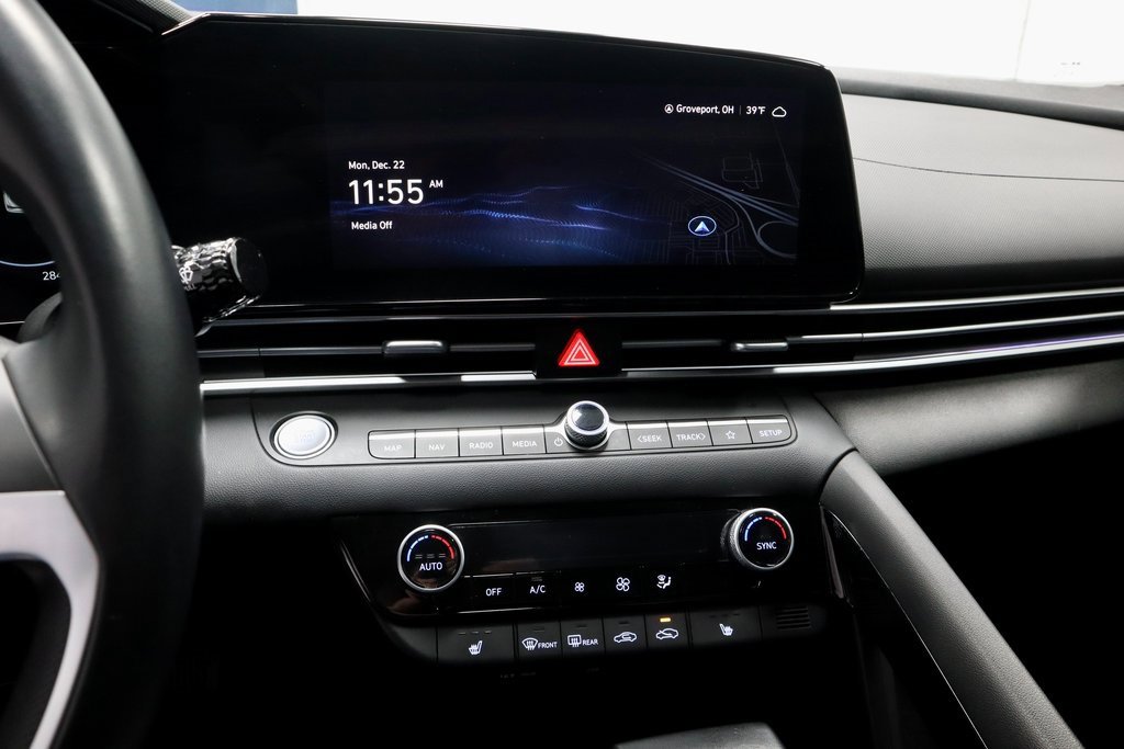 Certified 2024 Hyundai Elantra Limited image 35