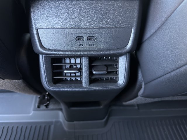New 2027 Chevrolet Equinox LT w/ Convenience Package II FWD image 21