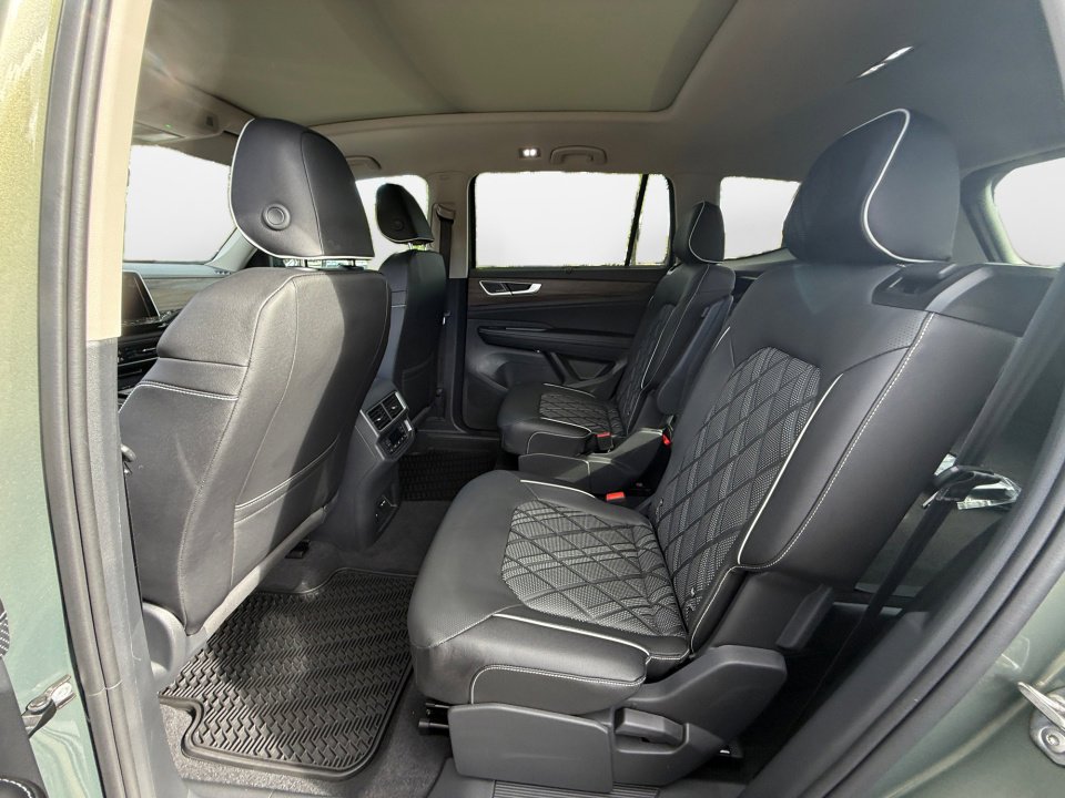 New 2026 Volkswagen Atlas SEL Premium R-Line image 13