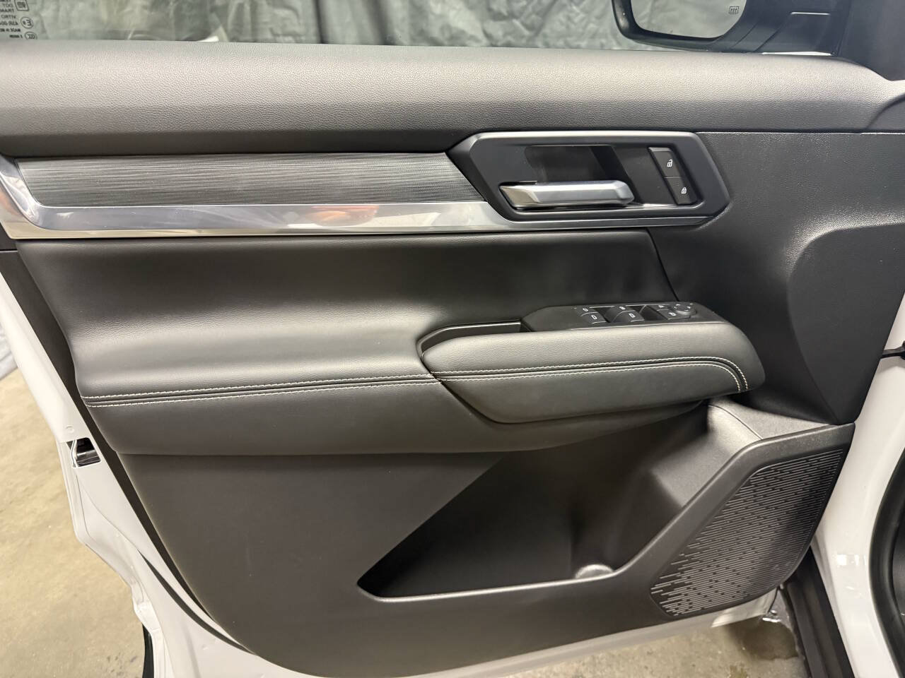 Used 2025 GMC Terrain Elevation AWD/4WD image 19