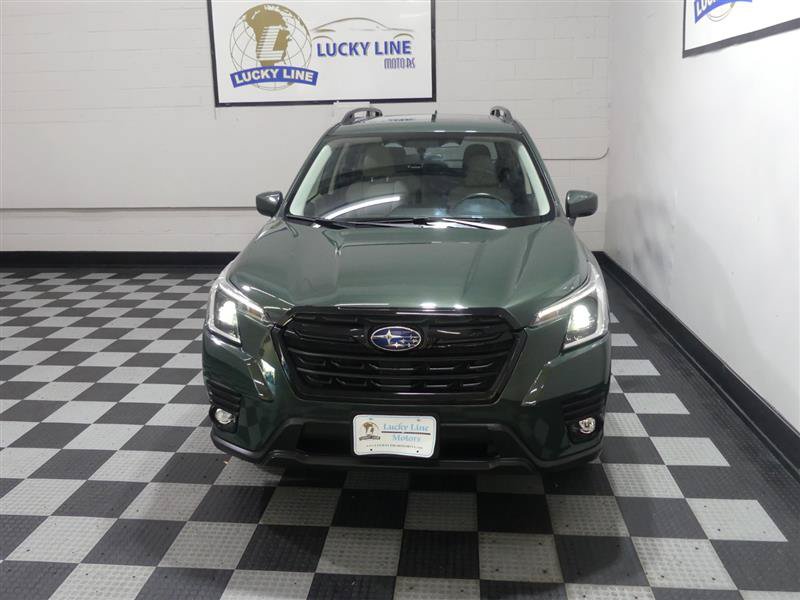 Used 2024 Subaru Forester Premium AWD/4WD image 3