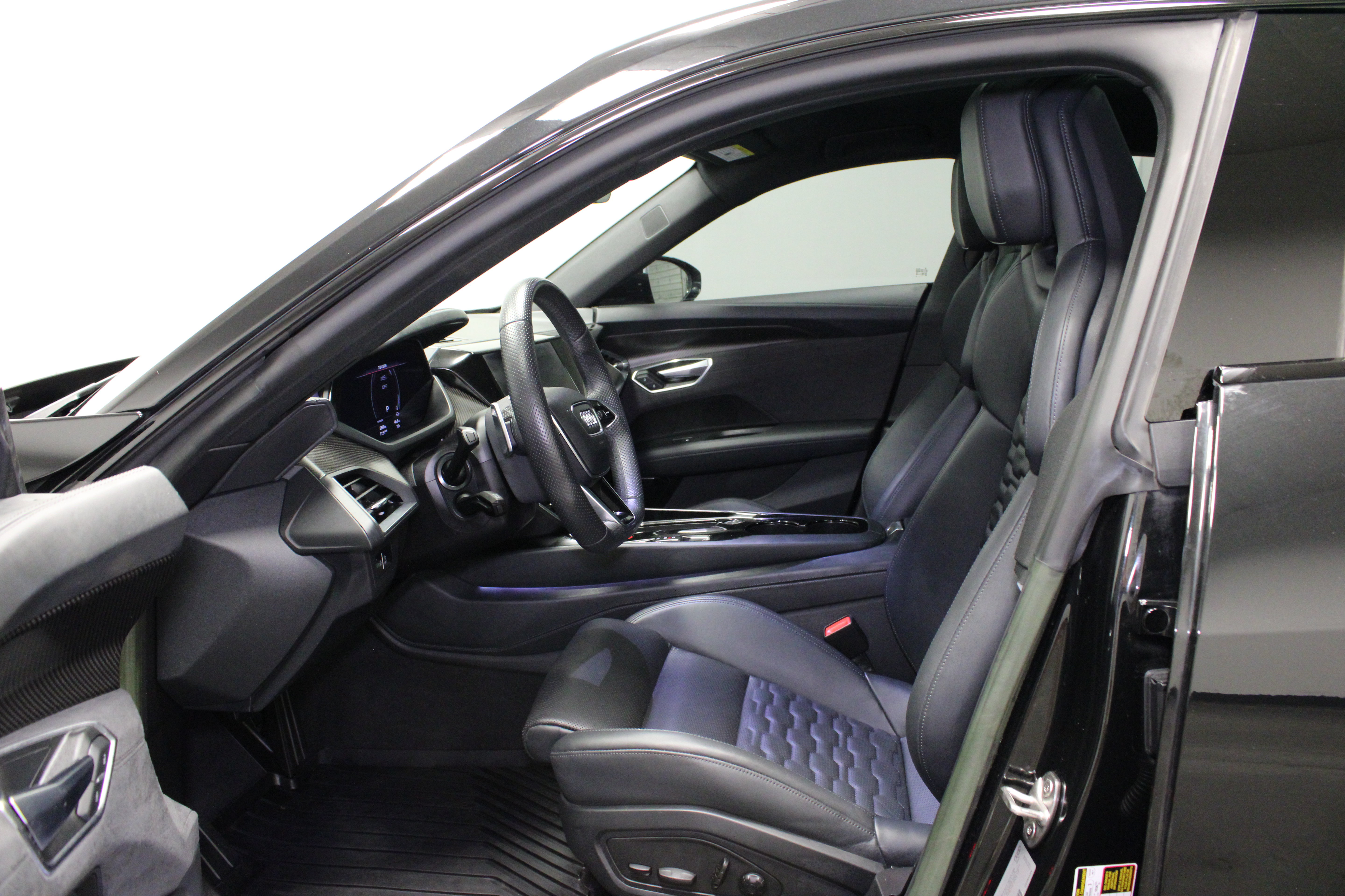 Used 2023 Audi e-tron GT Prestige w/ Prestige Package AWD/4WD image 17