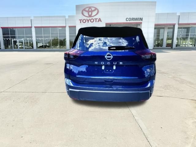 Used 2025 Nissan Rogue SV FWD image 29