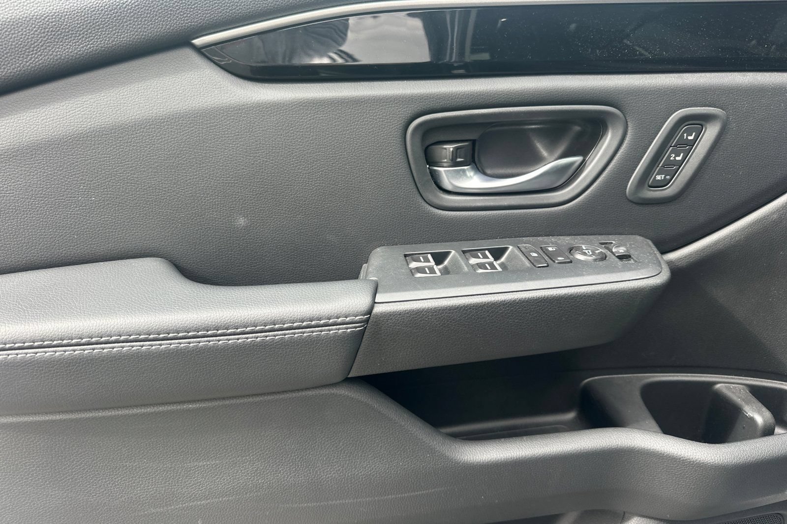 Used 2024 Honda Pilot Touring image 11