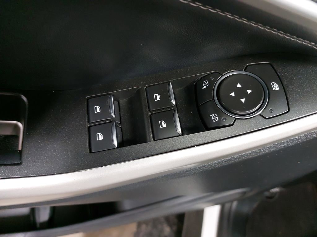 Used 2022 Ford Explorer XLT w/ Equipment Group 202A image 28