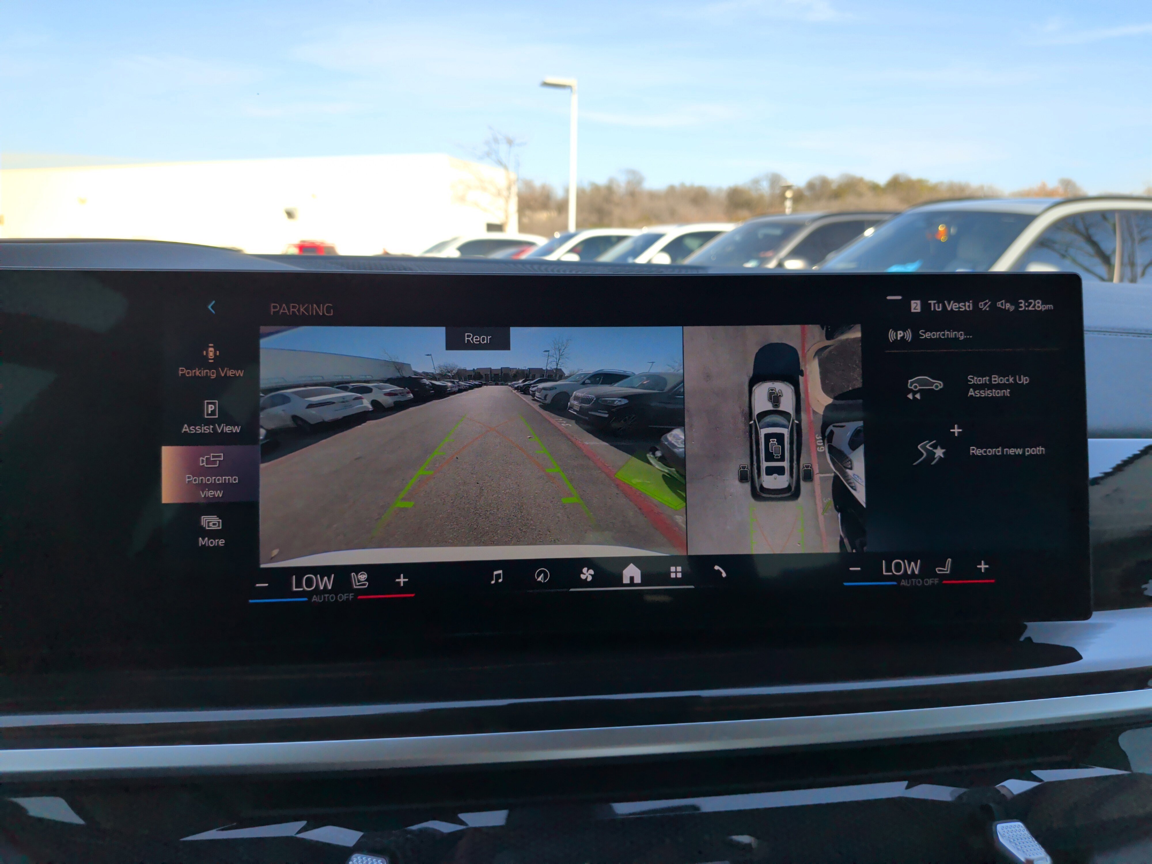 Certified 2024 BMW X7 xDrive40i w/ Premium Package image 18