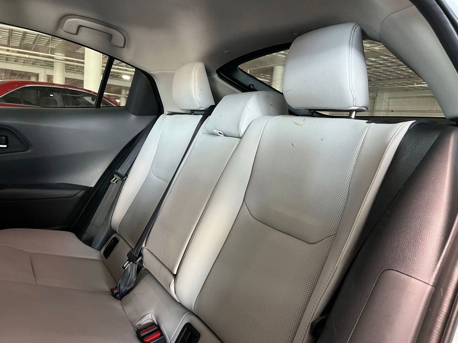 Used 2026 Toyota Prius XLE FWD image 38