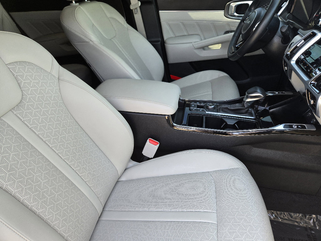 Certified 2022 Kia Sorento SX image 19