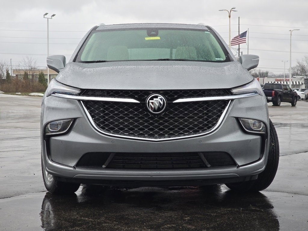 Used 2024 Buick Enclave Avenir image 25