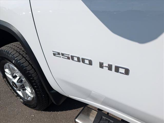 Used 2024 Chevrolet Silverado 2500 LT w/ Convenience Package AWD/4WD image 10