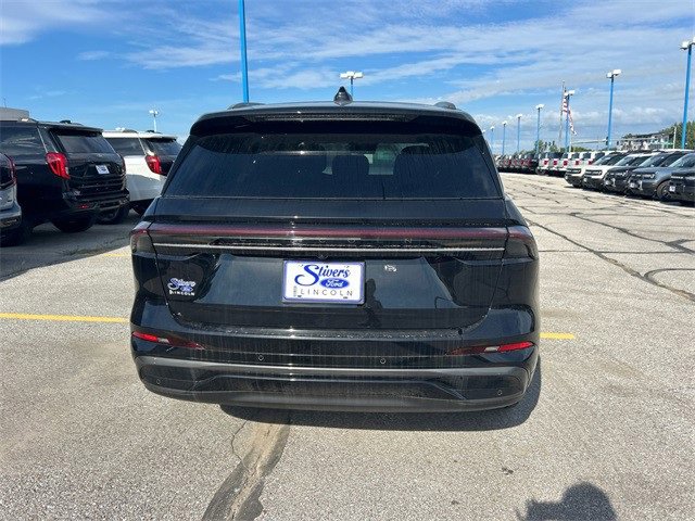 New 2025 Lincoln Nautilus Reserve w/ Jet Appearance Package image 6