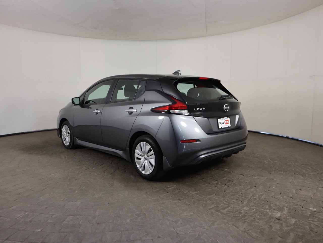 Used 2025 Nissan Leaf S image 5