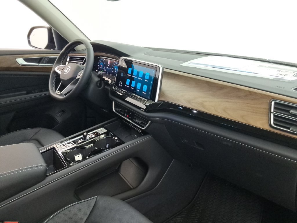 Used 2026 Volkswagen Atlas SE FWD image 25