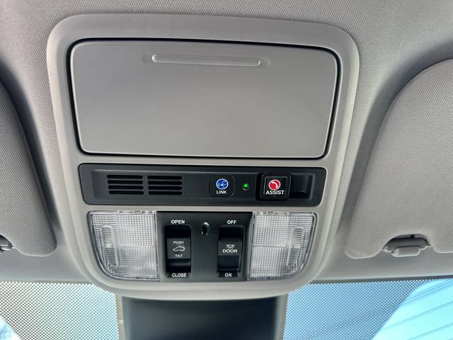 Used 2023 Honda Odyssey Touring image 42