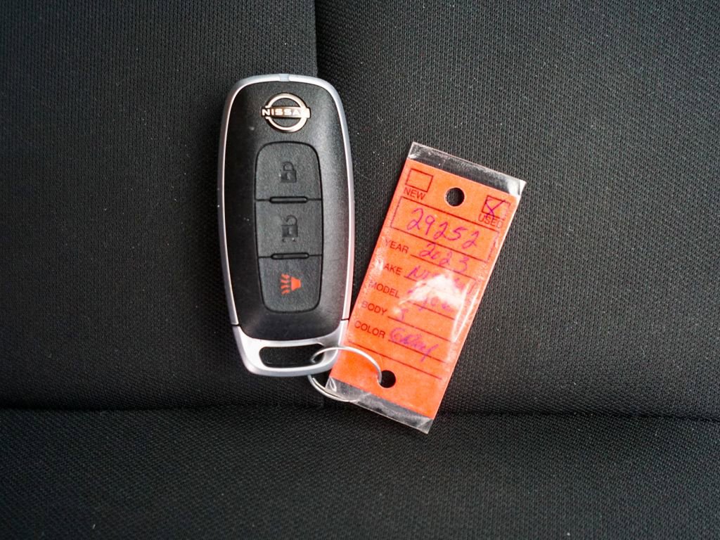 Used 2023 Nissan Rogue S image 29