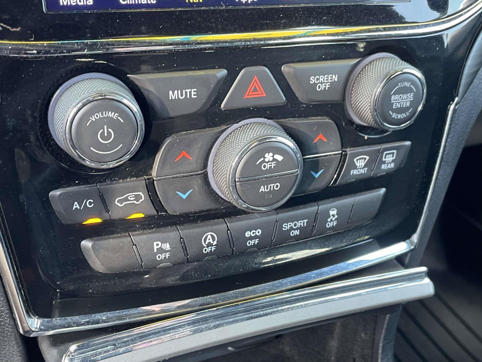 Used 2020 Jeep Grand Cherokee Altitude AWD/4WD image 20