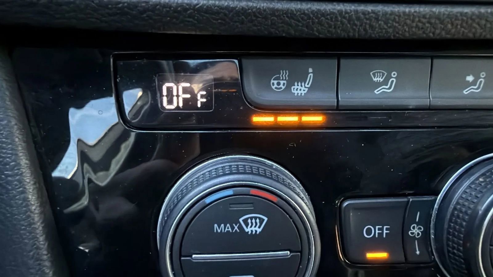 Used 2019 Volkswagen Jetta R-Line w/ R-Line Cold Weather Package image 30