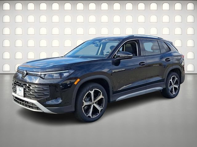 New 2026 Volkswagen Tiguan SE w/ Panoramic Sunroof Package AWD/4WD image 2