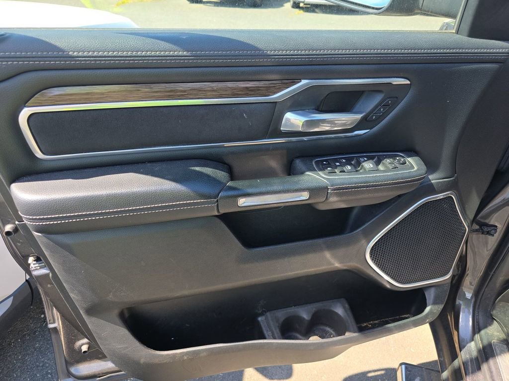Used 2020 RAM 1500 Laramie AWD/4WD image 9