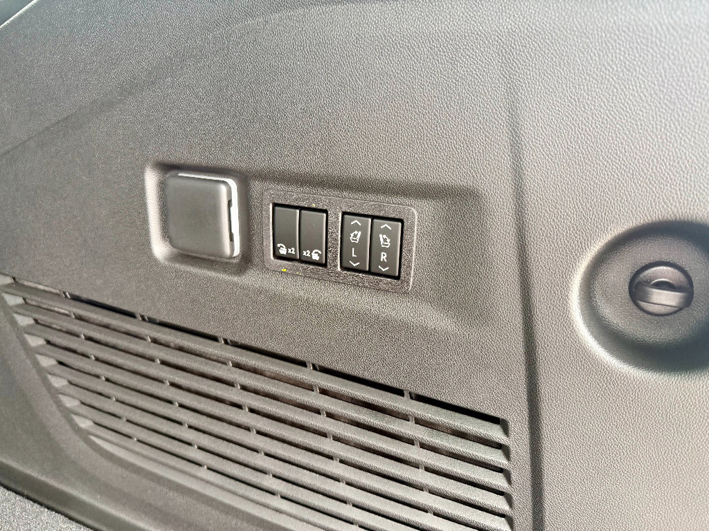 New 2026 GMC Yukon XL AT4 Ultimate image 31