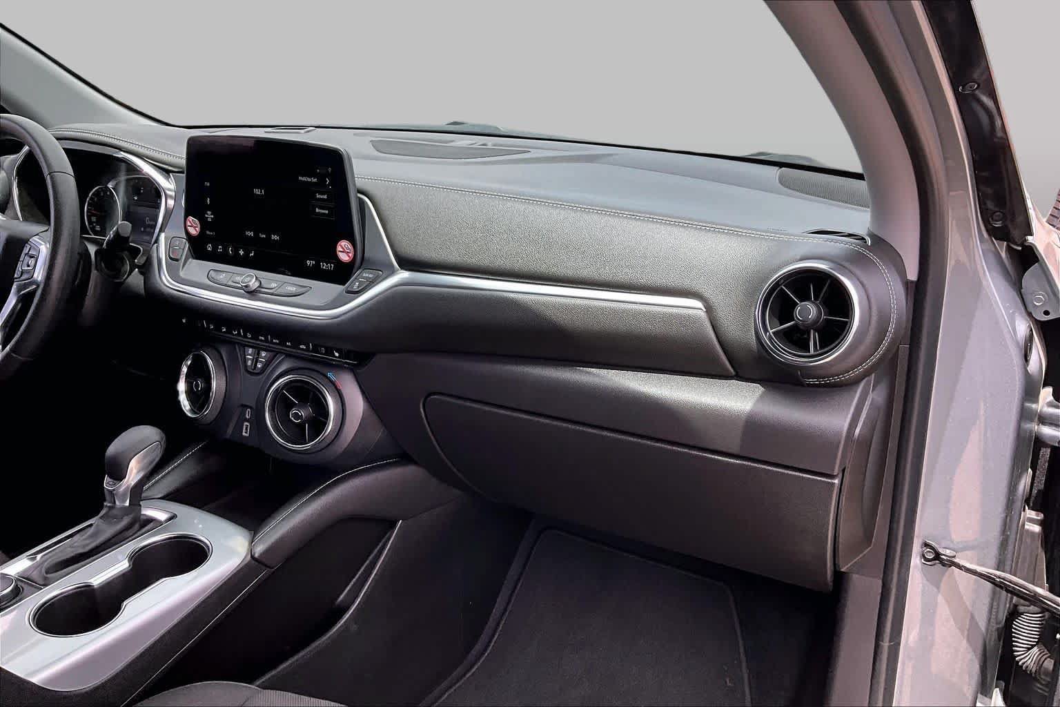 Used 2025 Chevrolet Blazer LT FWD image 17