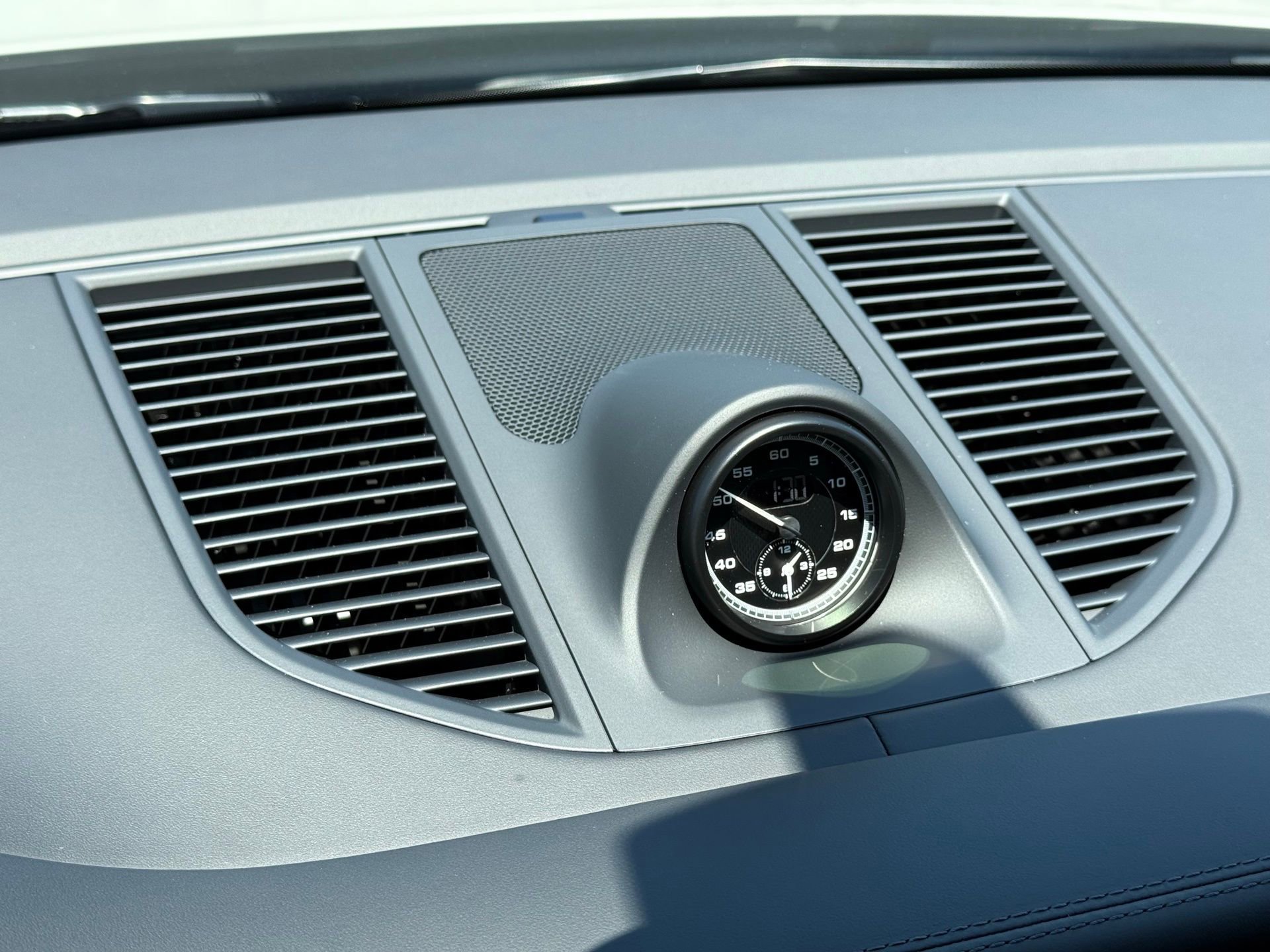 Used 2025 Porsche Macan image 18