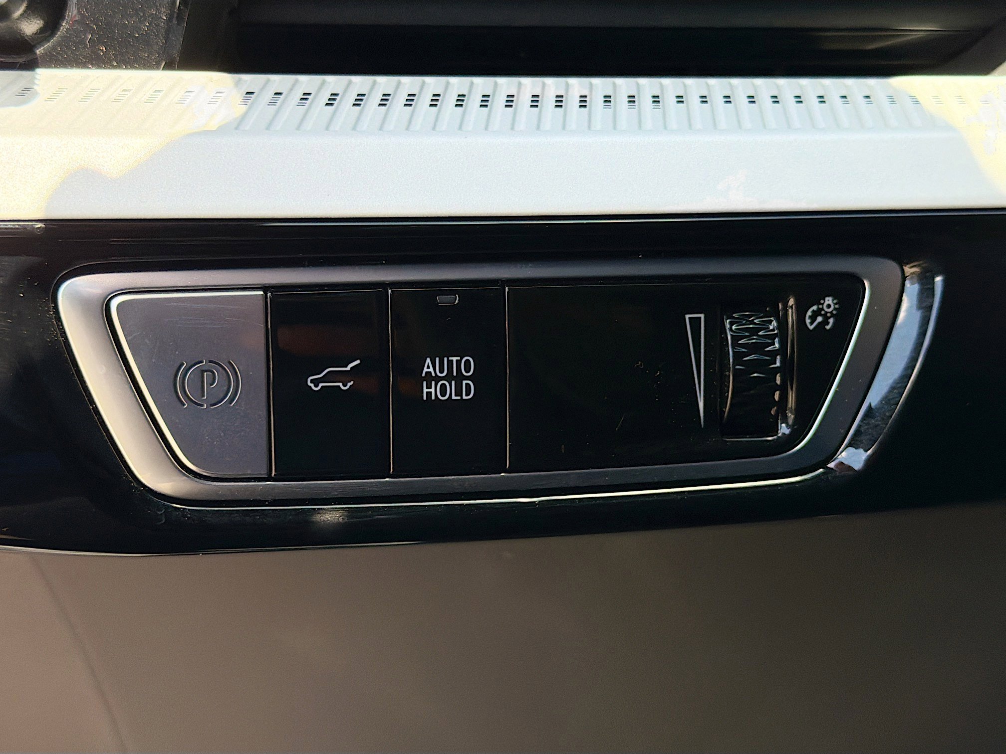 Used 2025 Cadillac Optiq Sport 1 image 35