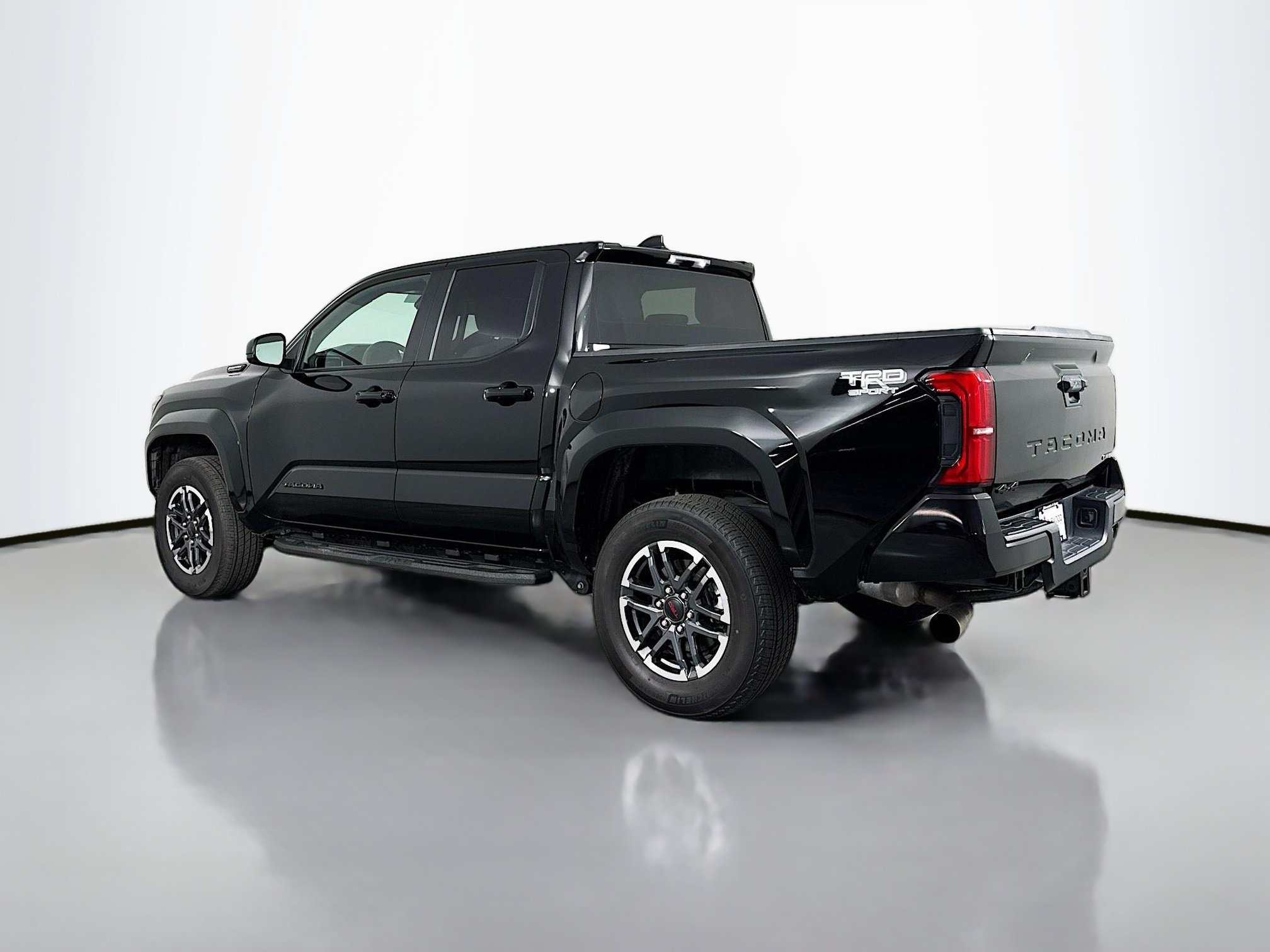 Certified 2024 Toyota Tacoma TRD Sport AWD/4WD image 5