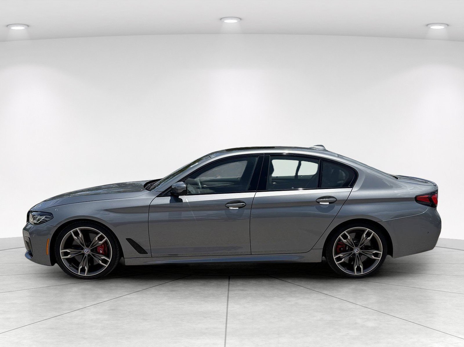 Used 2023 BMW M550i xDrive w/ Dynamic Handling Package AWD/4WD image 7
