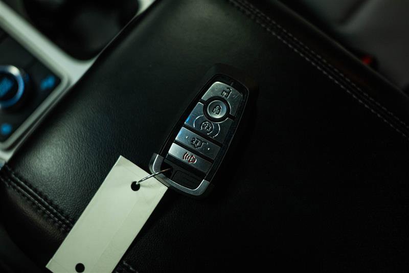 Used 2022 Ford Explorer XLT w/ Equipment Group 202A image 23