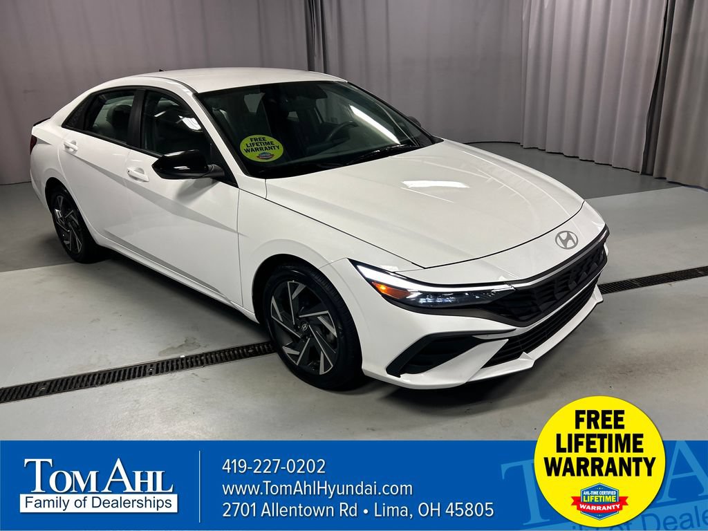 Used 2025 Hyundai Elantra Sport FWD image 1