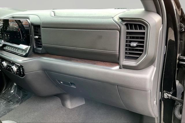 Used 2024 GMC Sierra 1500 SLT w/ X31 Off-Road Package AWD/4WD image 18