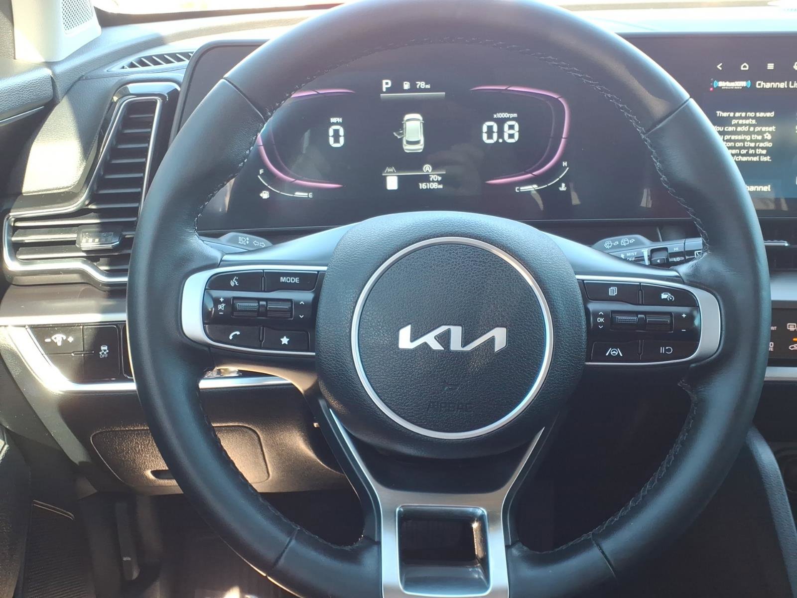 Used 2025 Kia Sportage EX image 14