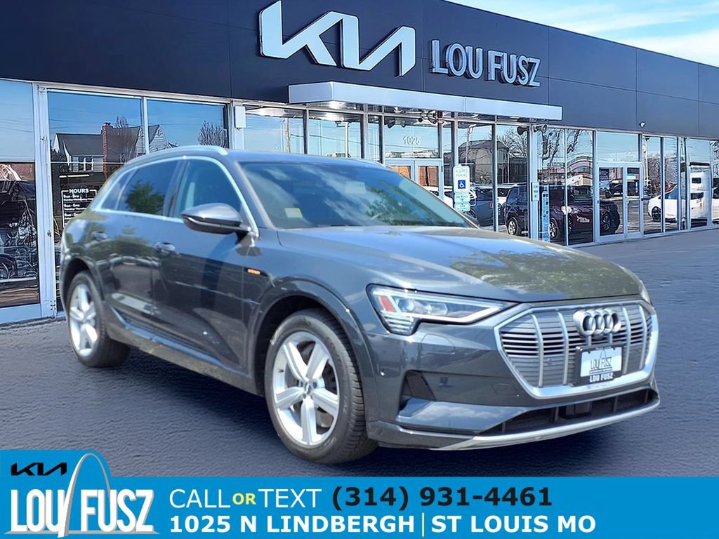 Used 2019 Audi e-tron Prestige w/ Prestige Package AWD/4WD image 1