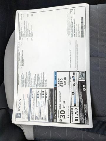 Used 2025 Toyota RAV4 XLE image 17