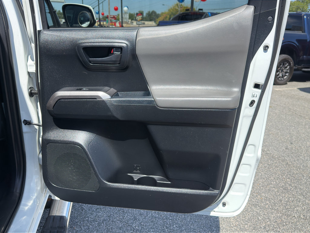 Used 2017 Toyota Tacoma SR5 w/ Tow Package RWD image 30