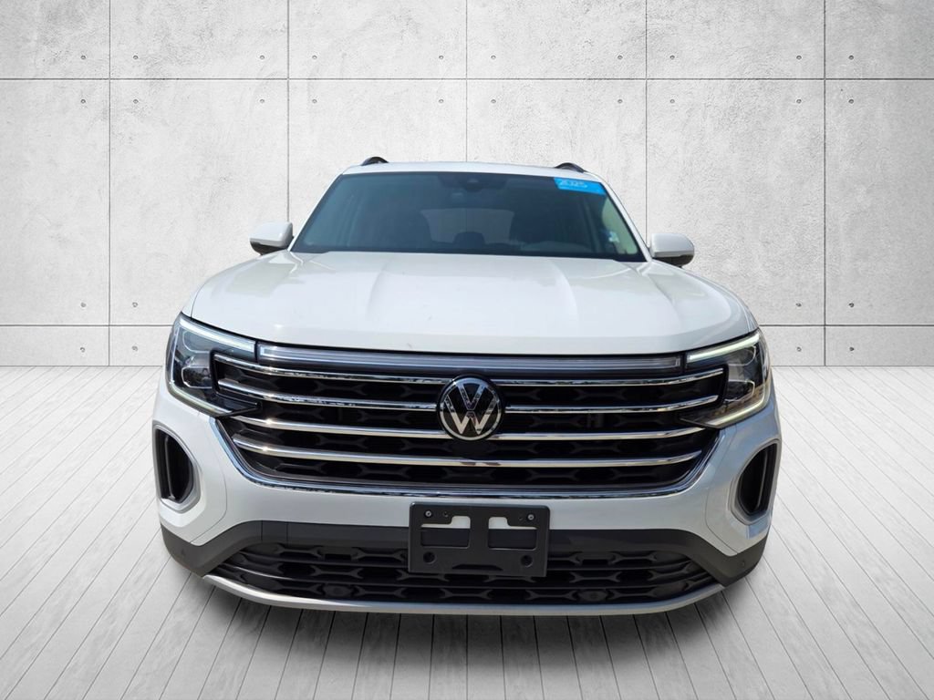 Certified 2025 Volkswagen Atlas SE FWD image 8