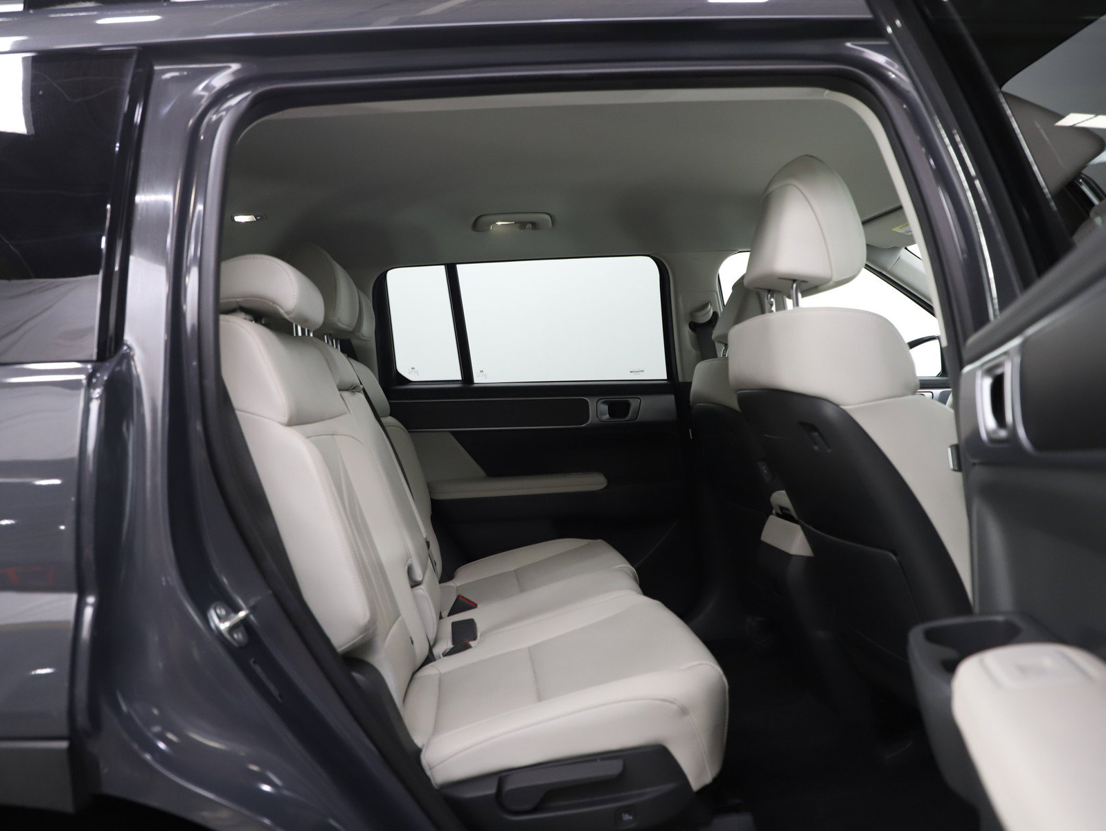Used 2025 Hyundai Santa Fe SEL AWD/4WD image 14
